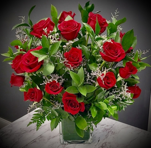 Long-Lasting Rose Arrangement in 5x5 Glass Cube (picture shows 2 dozen)