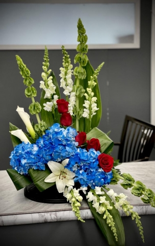 Americana Side Urn Spray